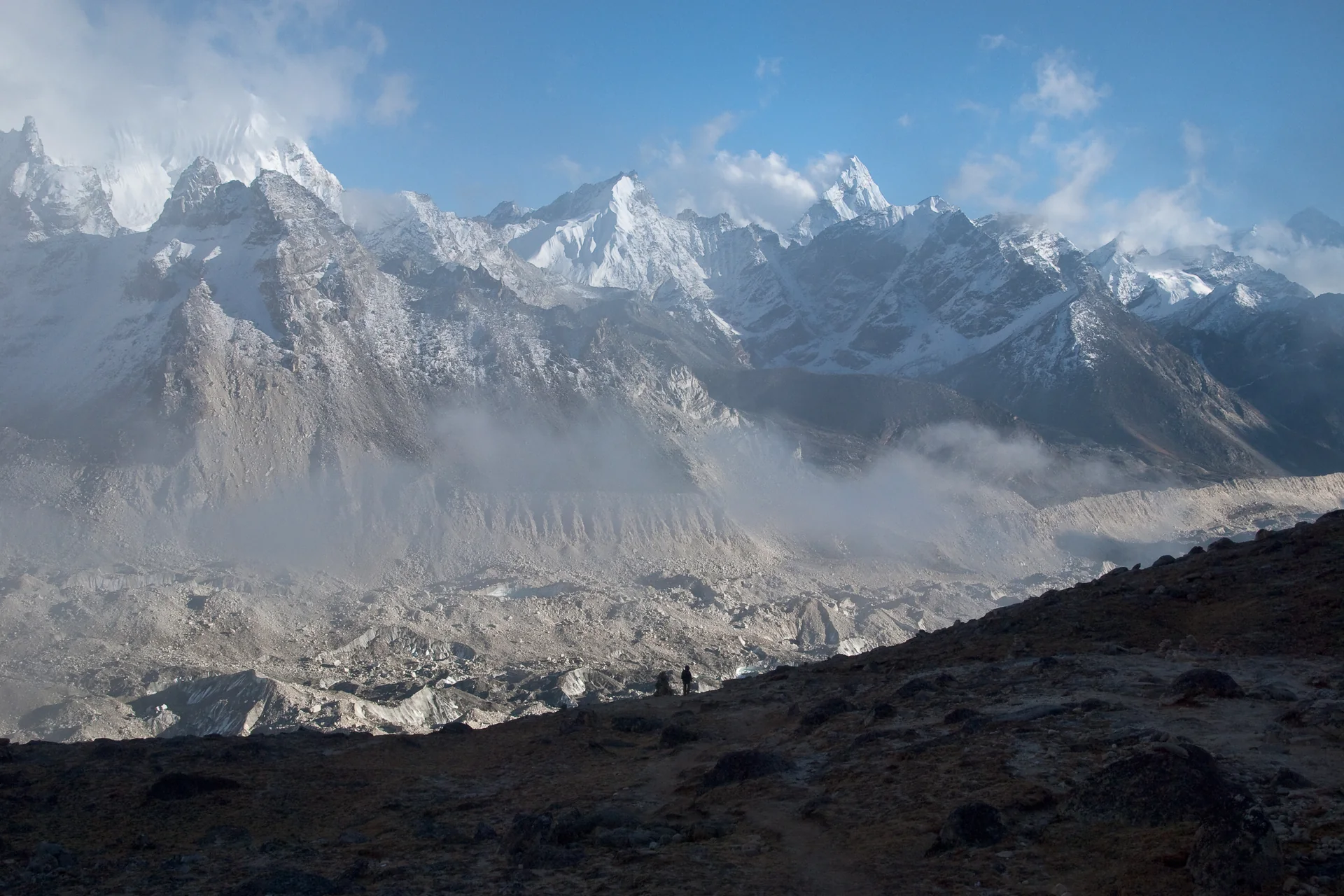 Cloud partly veiling mountain terrain near Kala Patthar